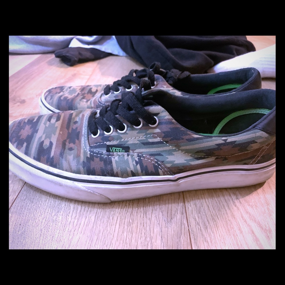 Army vans size 10